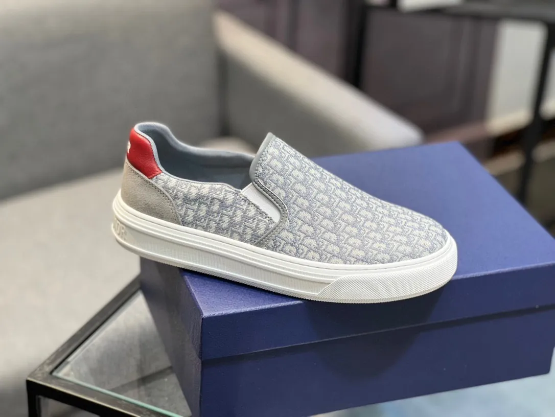 Men's shoes 💰380 The latest DiOr shipment, using imported top-grade jacquard fabric with cowhide design 👍 Breathable mesh lining, comfortable to wear, lightweight, original last mold, official website 1:1, private mold outsole, non-slip, color, multiple colors available, code number 38 to 44 (45 can be ordered)